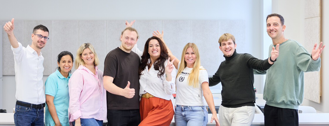 Gruppenfoto von Schüler*innen der Caritas Schule Seegasse in der Klasse
