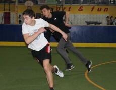 Schüler in der Sporthalle