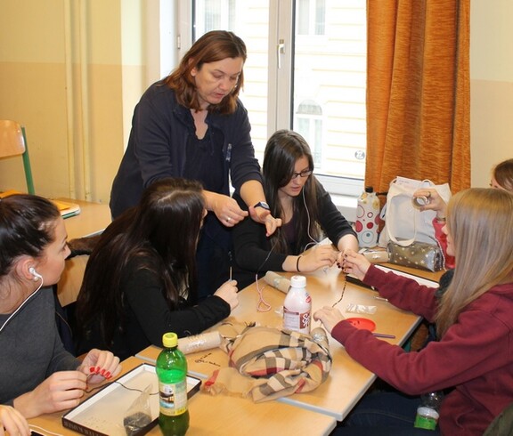 Handarbeit mit Perlen