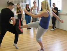 Kick gegen den Polster