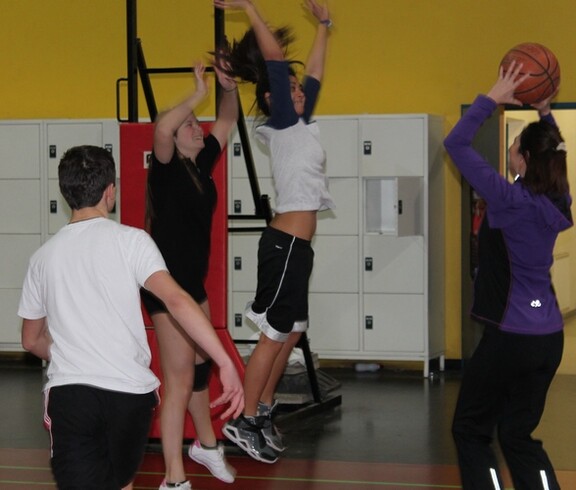 Basketball spielen